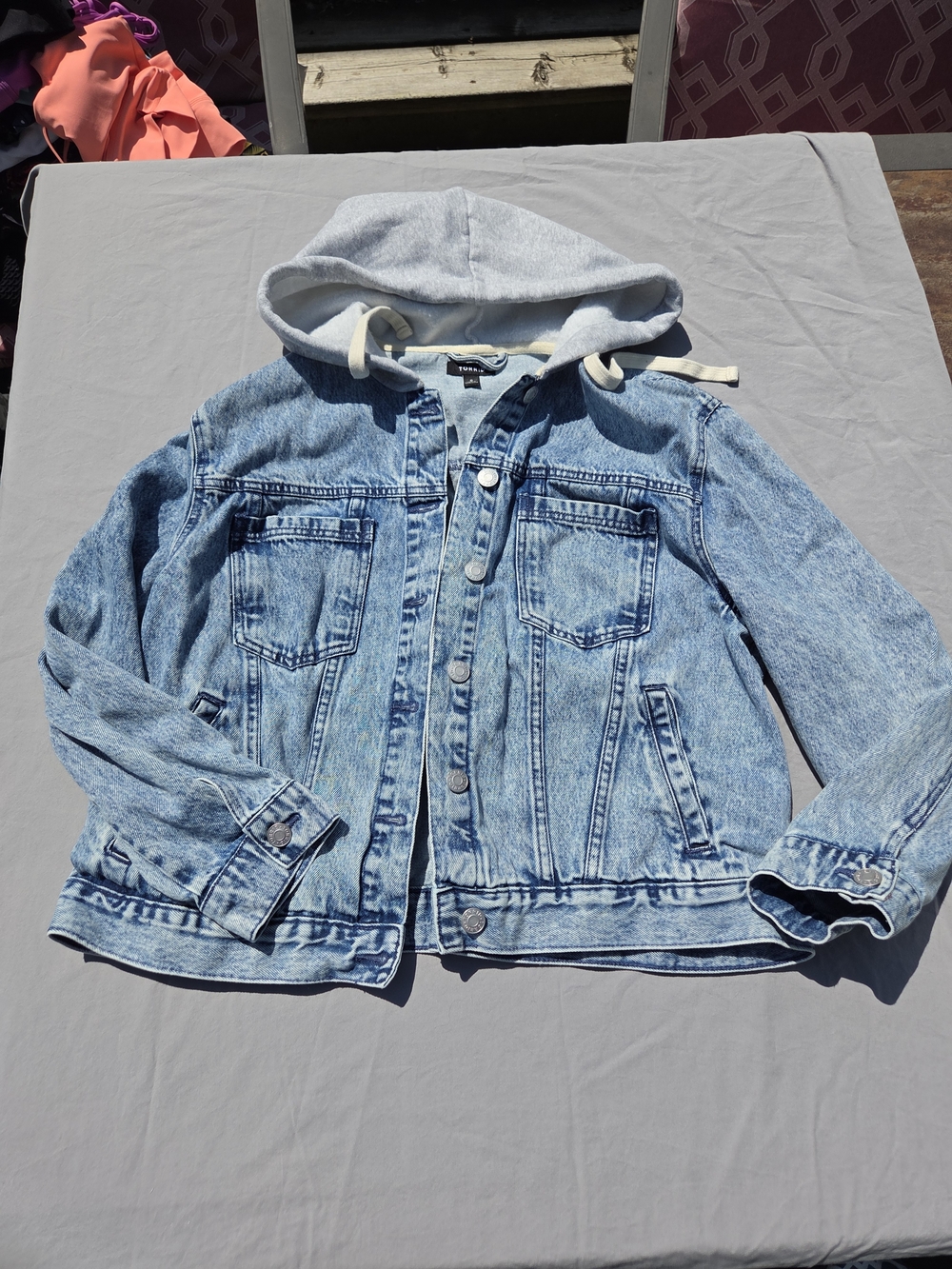 torrid Light Wash Denim Jacket with Gray Hood Size 0 X NWOT